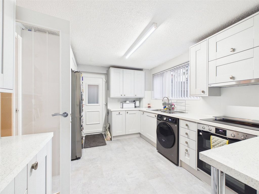 Property photo 3 of 26 Picture No. 18