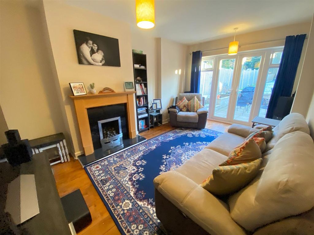 Property photo 2 of 8