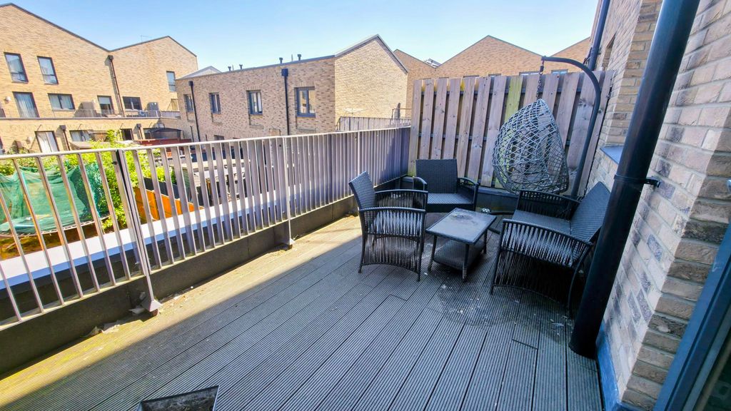 Property photo 2 of 27 Balcony
