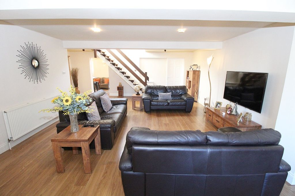 Property photo 2 of 26 3626115