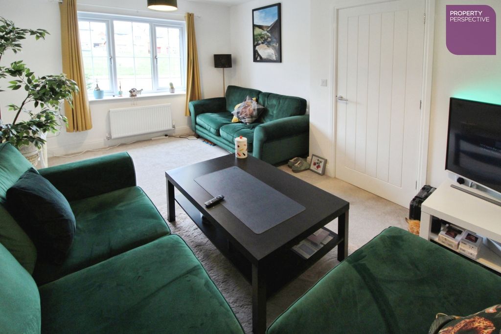 Property photo 2 of 13 Lounge