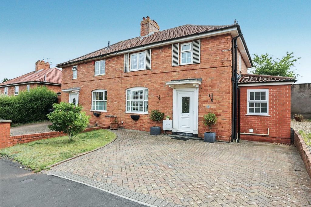 Property photo 1 of 27
