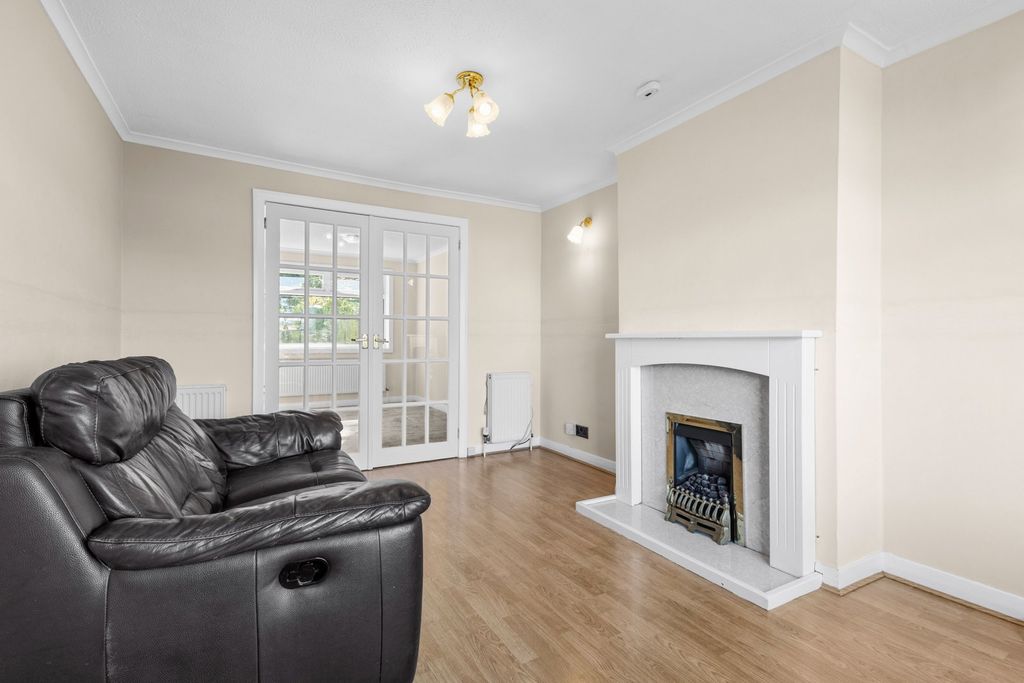 Property photo 3 of 41