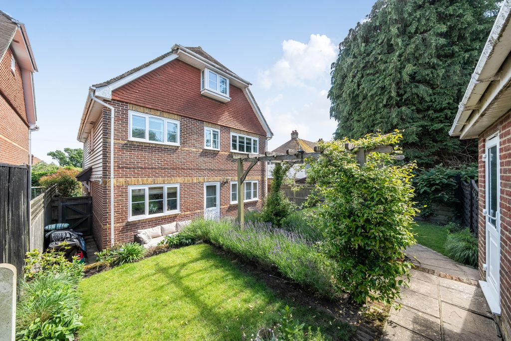 Property photo 2 of 12