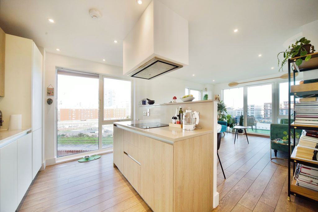 Property photo 3 of 17 Photography