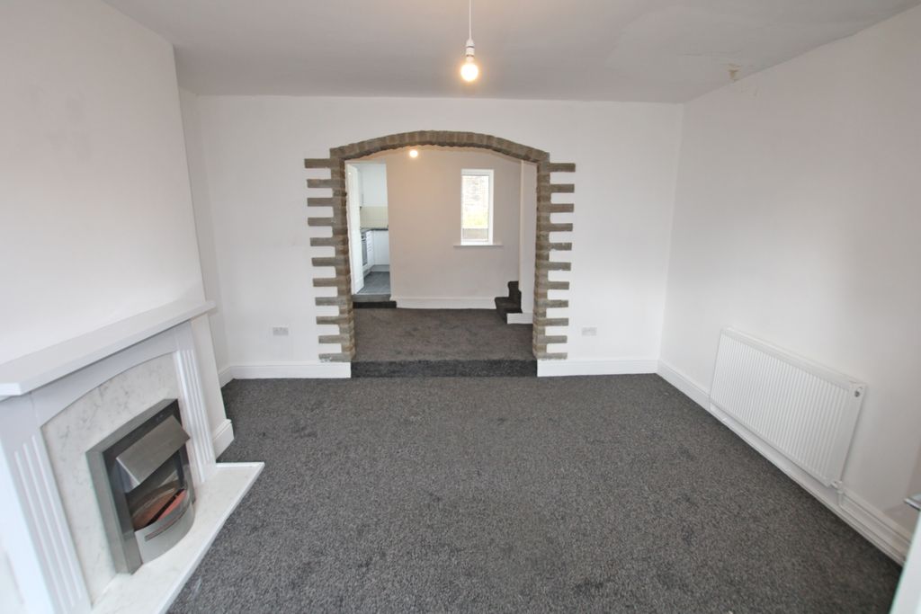 Property photo 3 of 8 3