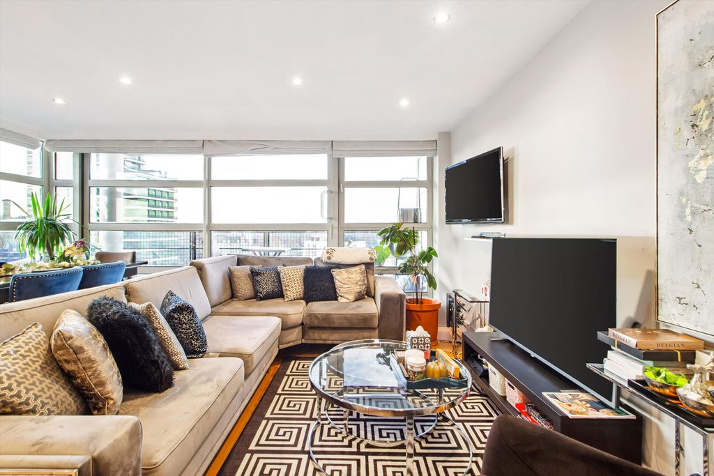 Property photo 2 of 14 Image