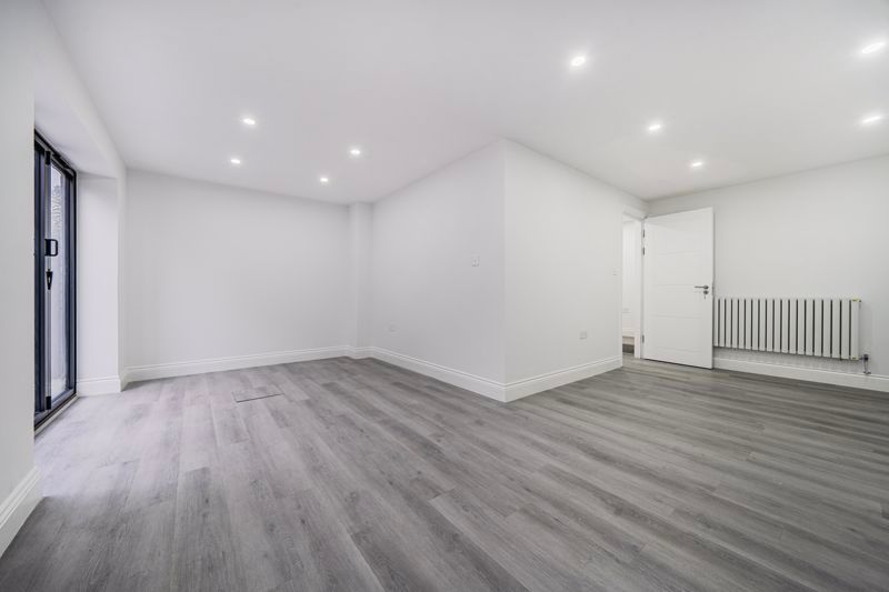 Property photo 3 of 21 Photo 4