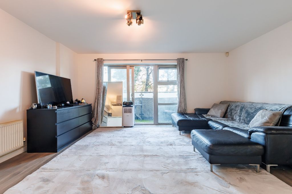 Property photo 3 of 12 4732112