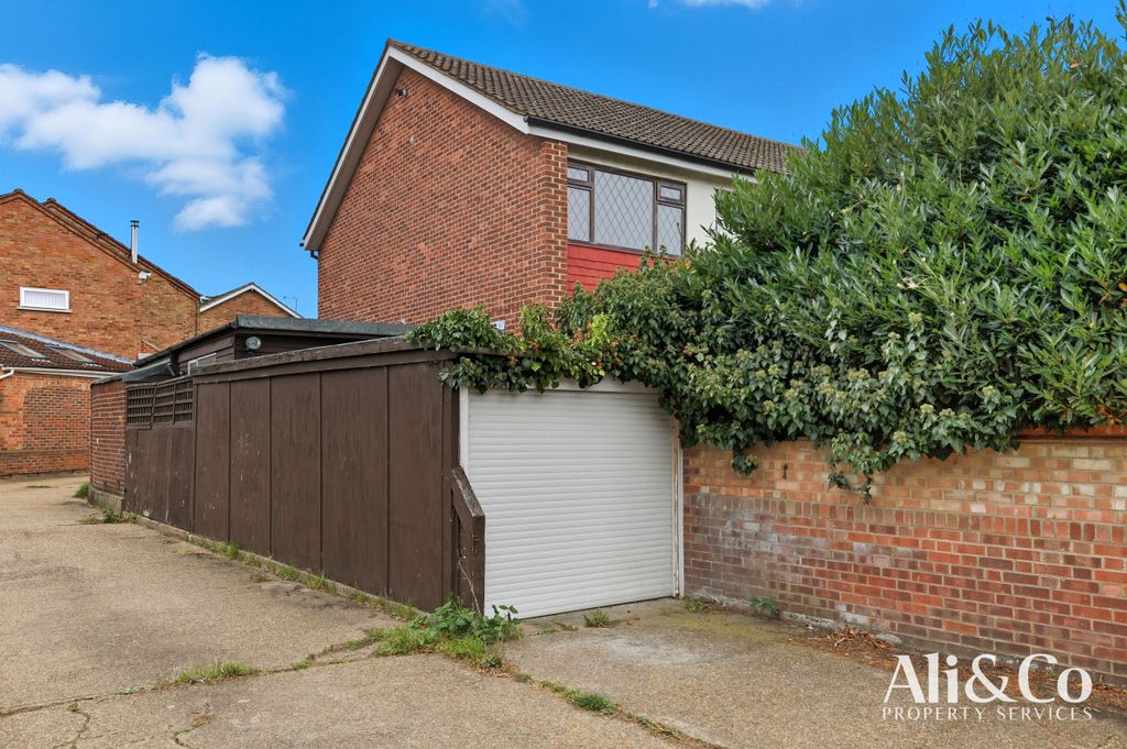 Property photo 2 of 24