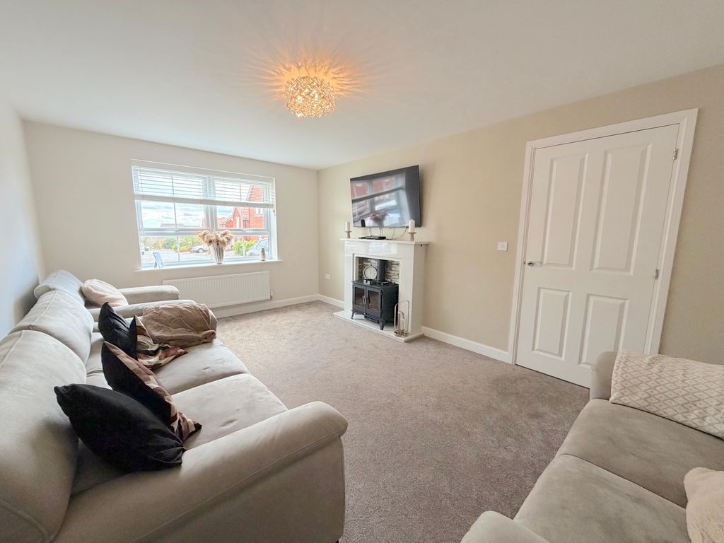 Property photo 3 of 27