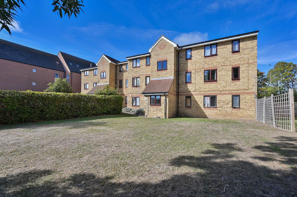 Property photo 1 of 8