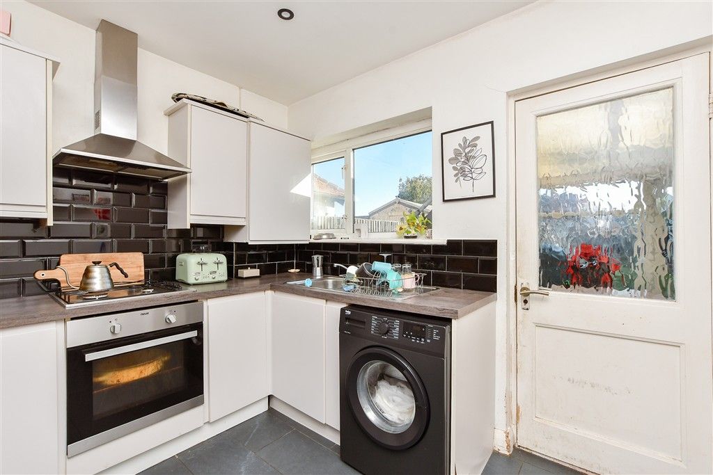 Property photo 2 of 9 Kitchen