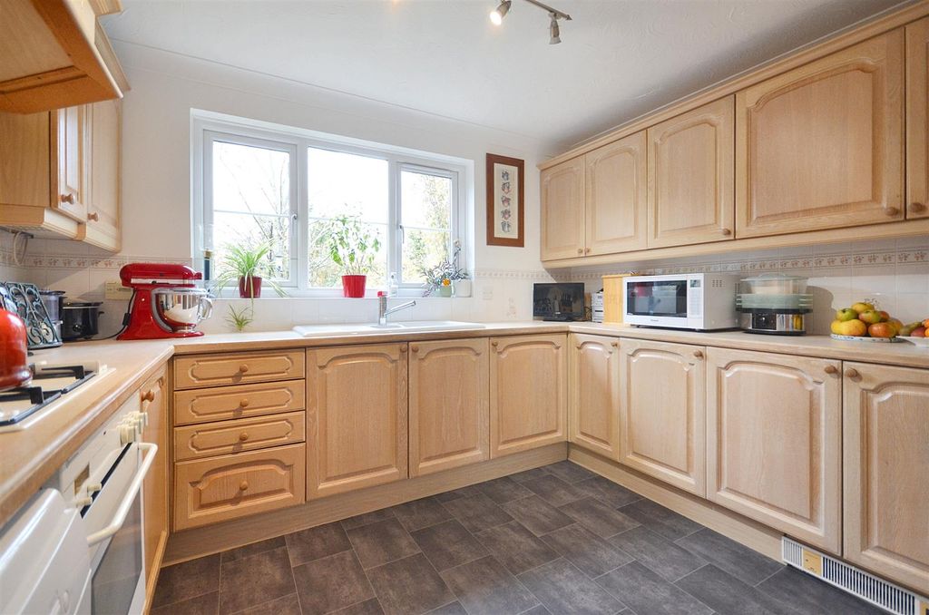 Property photo 2 of 13 Kitchen