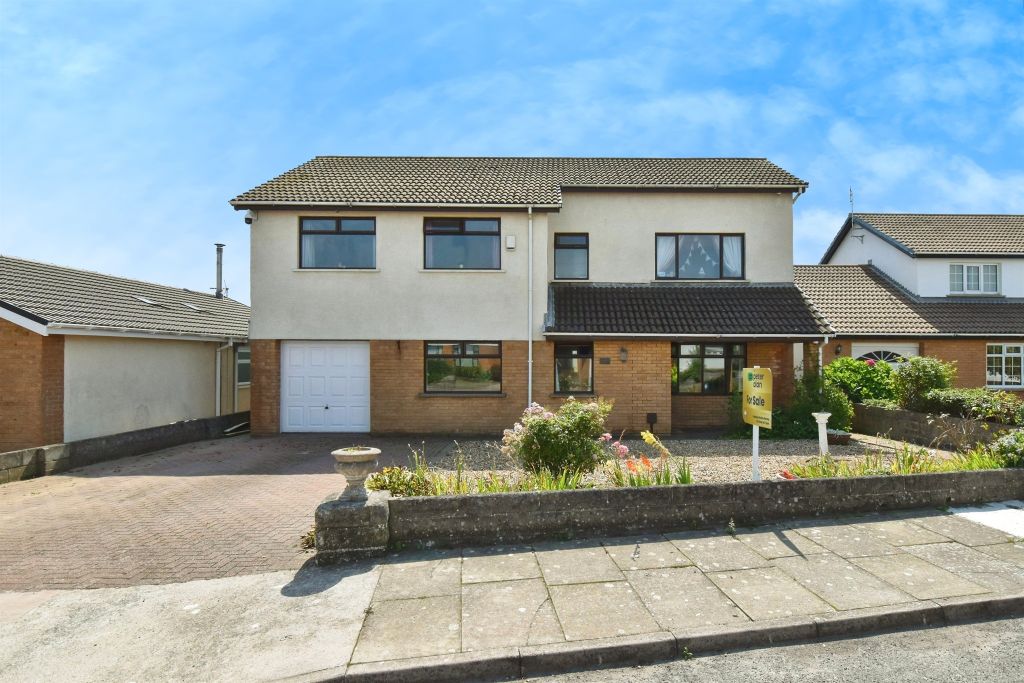Property photo 1 of 32