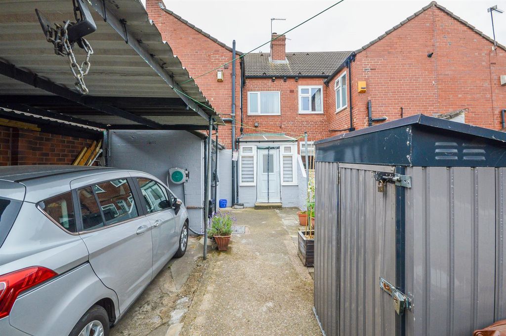 Property photo 2 of 10 Outside