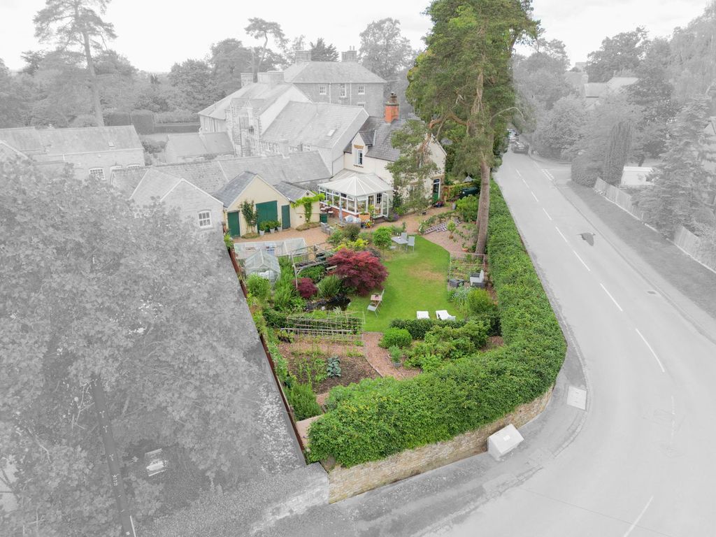 Property photo 3 of 39