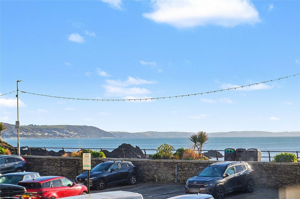 Property photo 3 of 13 Sea View