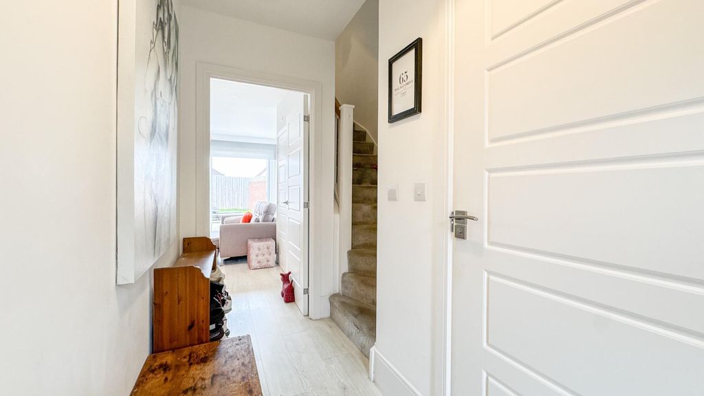 Property photo 3 of 21 Untitled-5867.Jpg