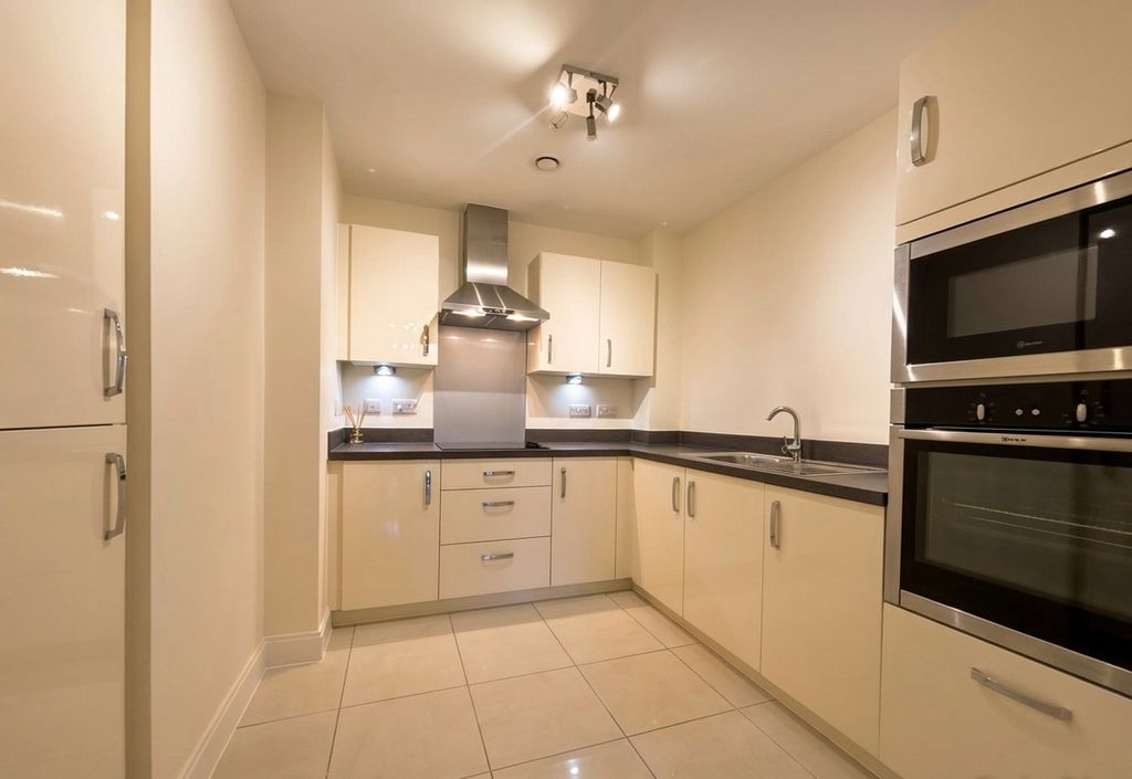 Property photo 2 of 7