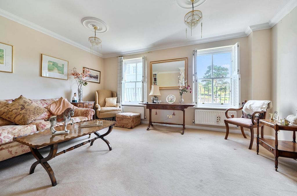 Property photo 2 of 19