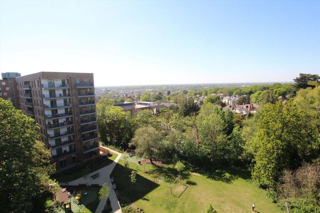 Property photo 1 of 3