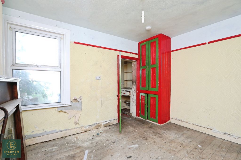 Property photo 3 of 10