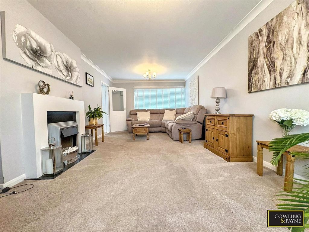 Property photo 2 of 23