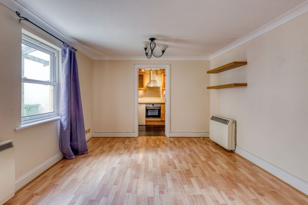 Property photo 3 of 25