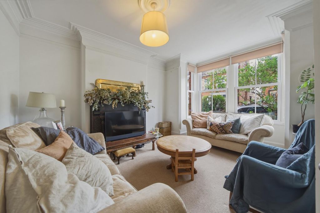 Property photo 2 of 18 Living Room