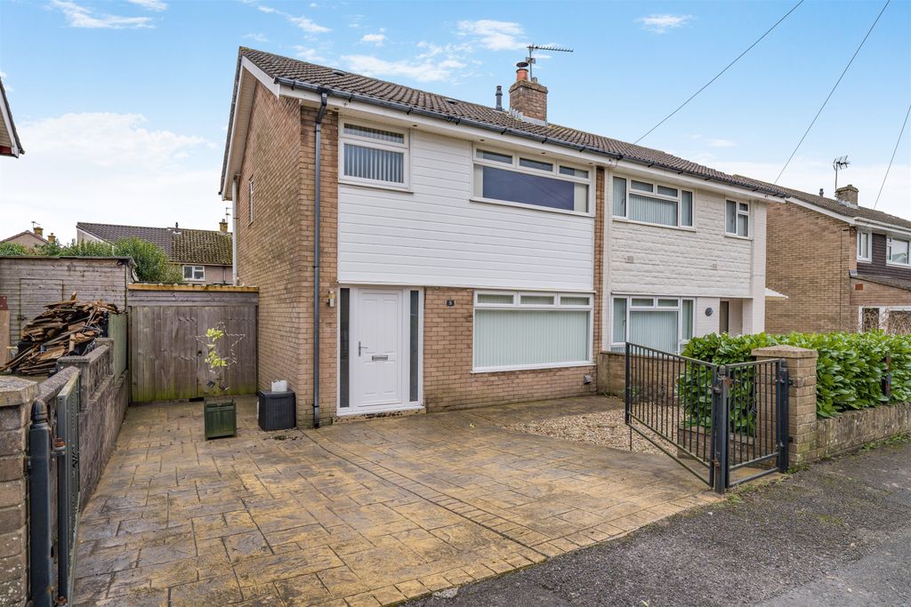 Property photo 1 of 22