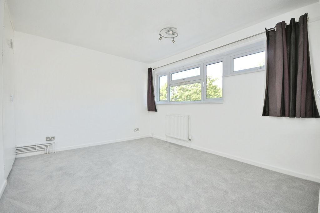 Property photo 3 of 17 Photo