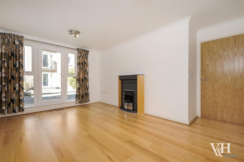 Property photo 3 of 9