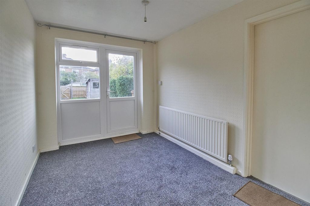 Property photo 3 of 9 Ashby Road , Hinckley  1.Jpg