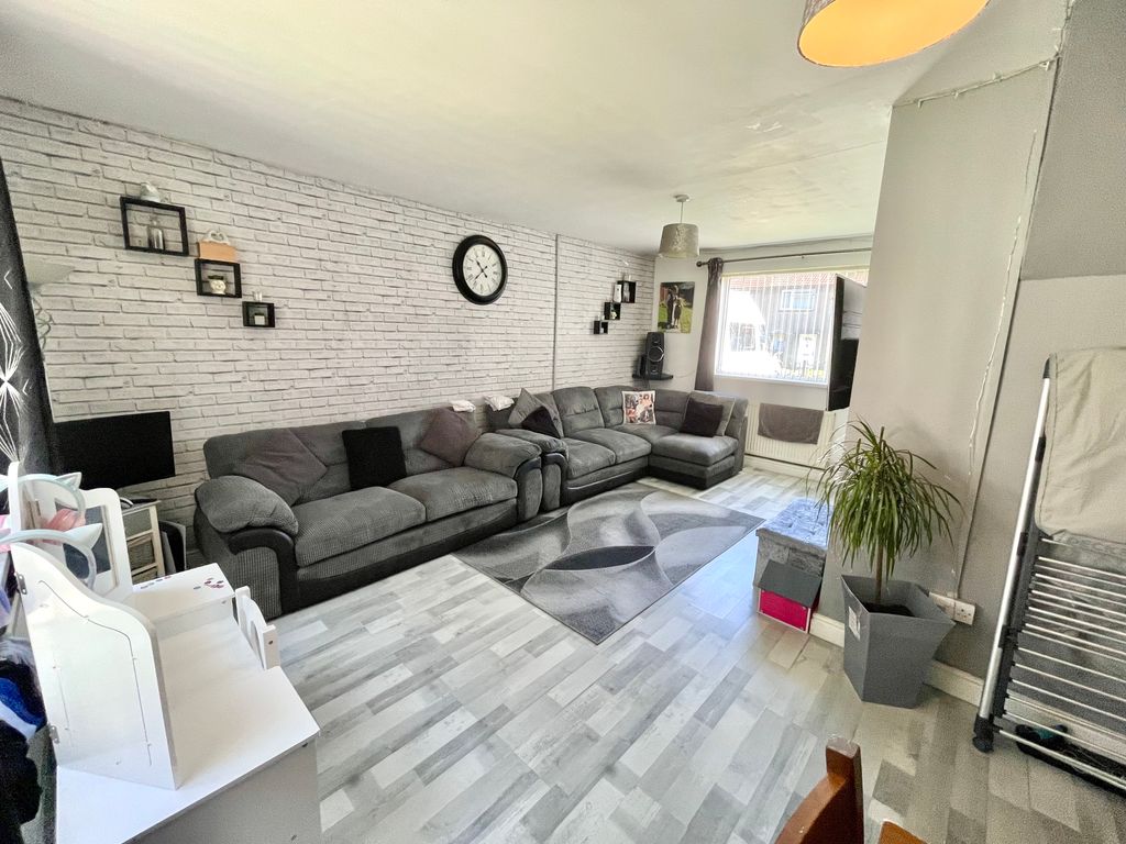 Property photo 2 of 17 Img_3201