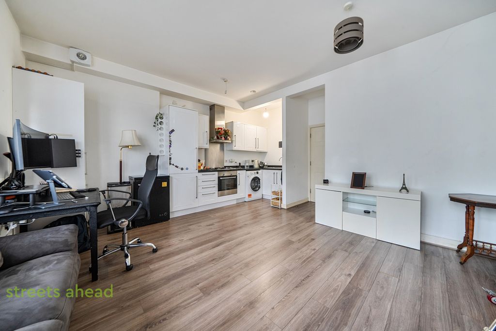 Additional image 11 of 2 bed flat for saleBarclay Road, Croydon CR0