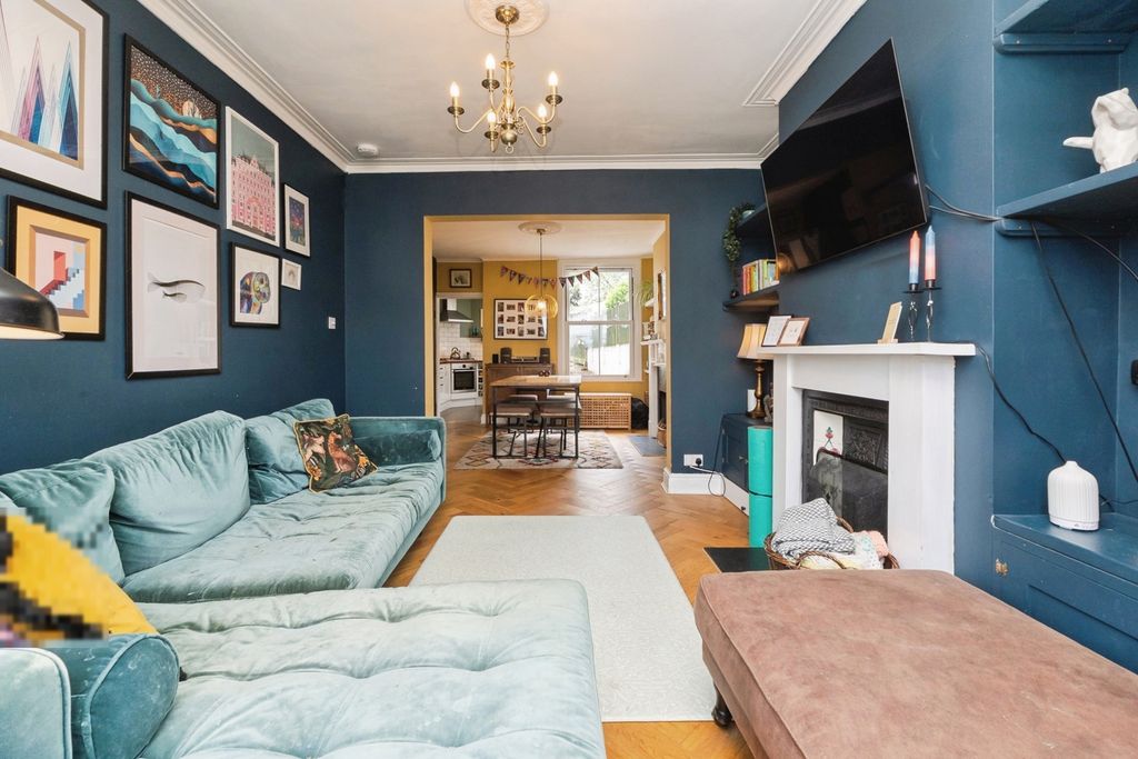 Property photo 3 of 22 Pbox-Img.Jpg