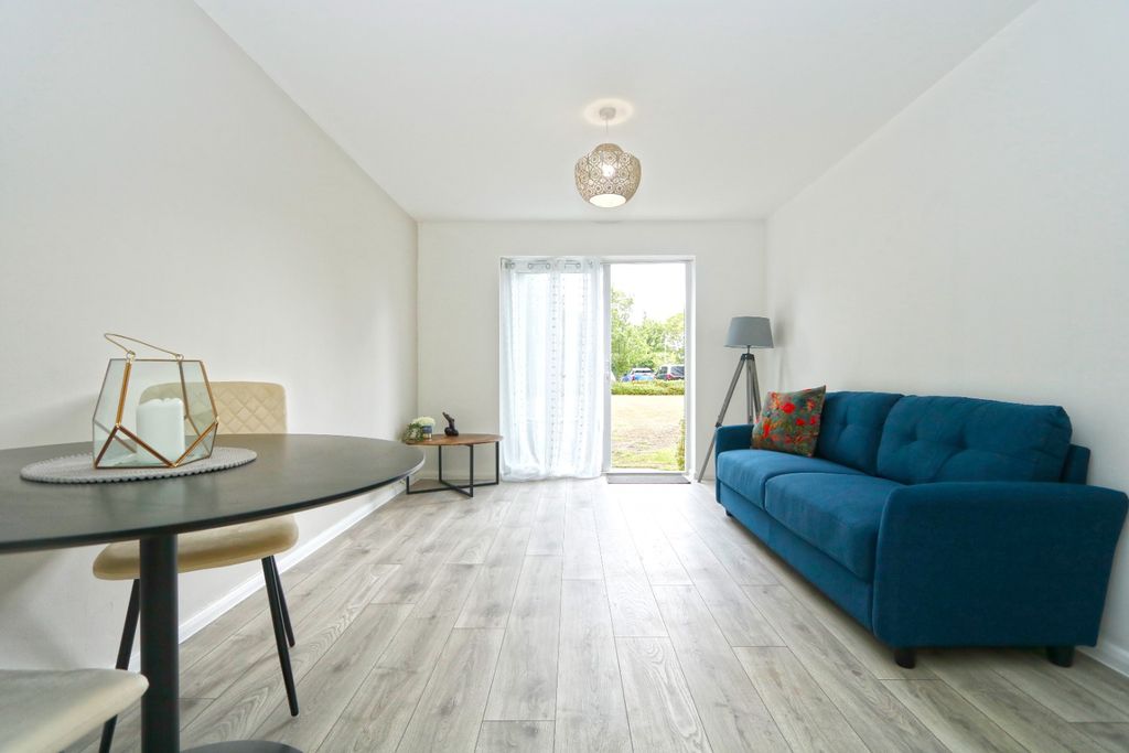 Property photo 3 of 13 4261244