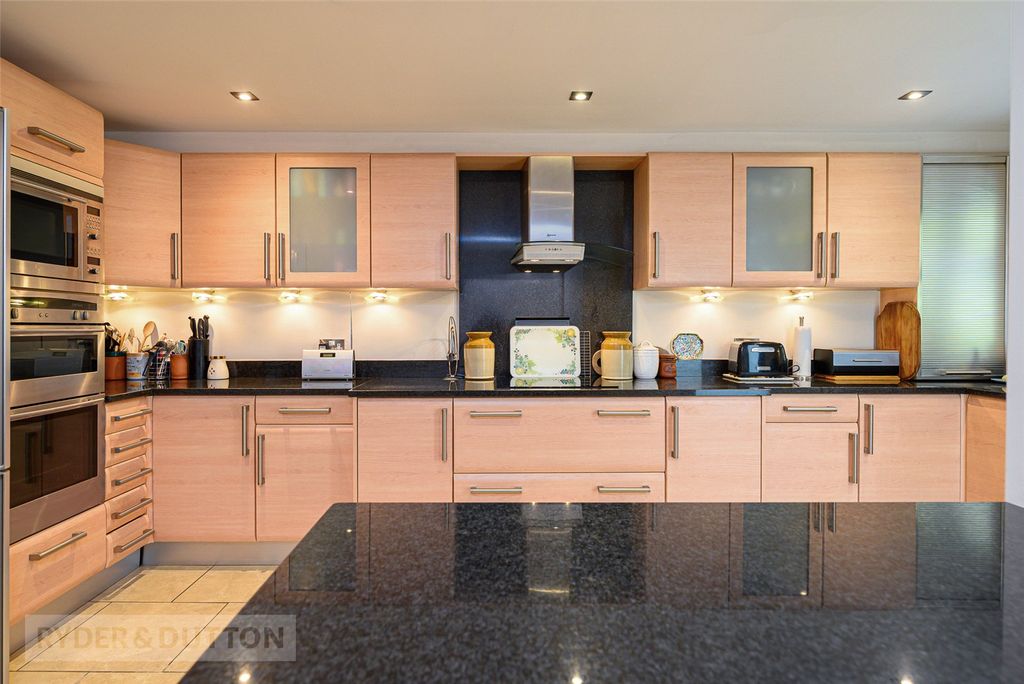 Property photo 3 of 26 Kitchen