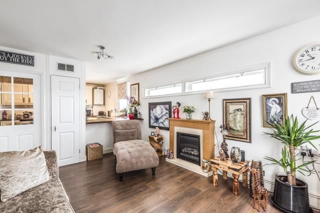 Property photo 2 of 11 Reception