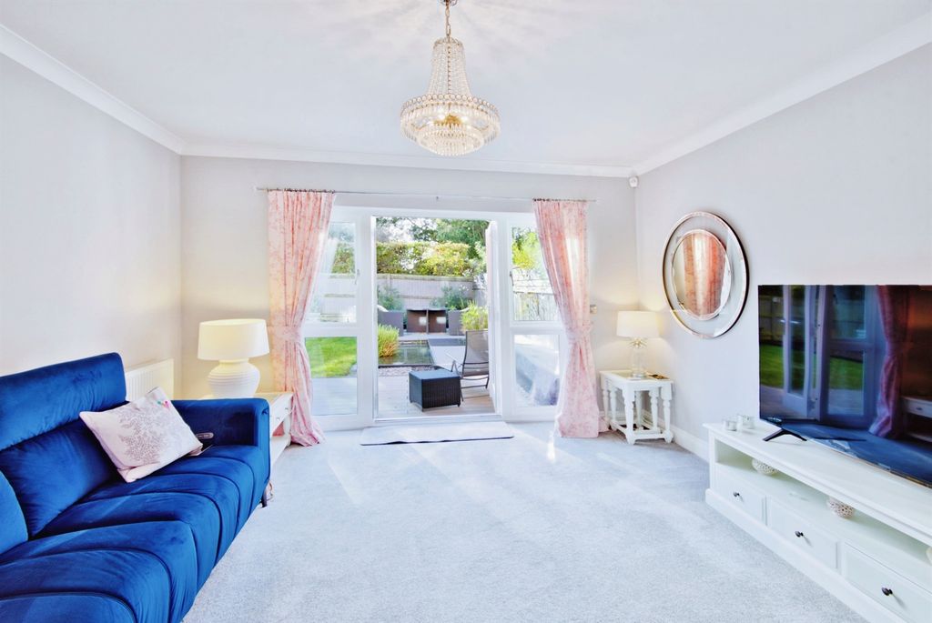 Property photo 3 of 18