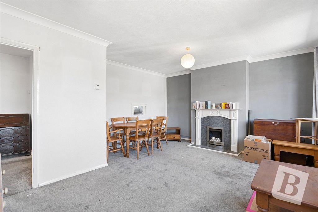 Property photo 2 of 14 Living / Dining