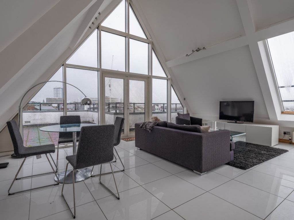 Property photo 3 of 8 2883813