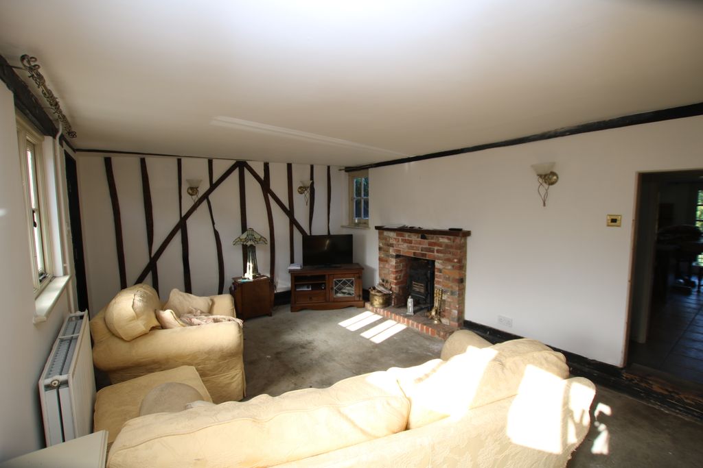 Property photo 2 of 15 Meadowsidei