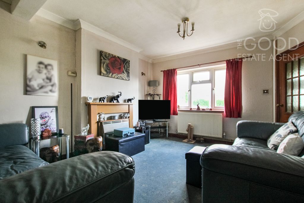 Property photo 3 of 13