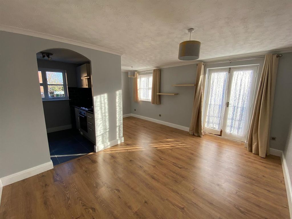 Property photo 2 of 6 8B664F6E-9056-4B78-A1Af-c45Dcf1F4853.Jpg