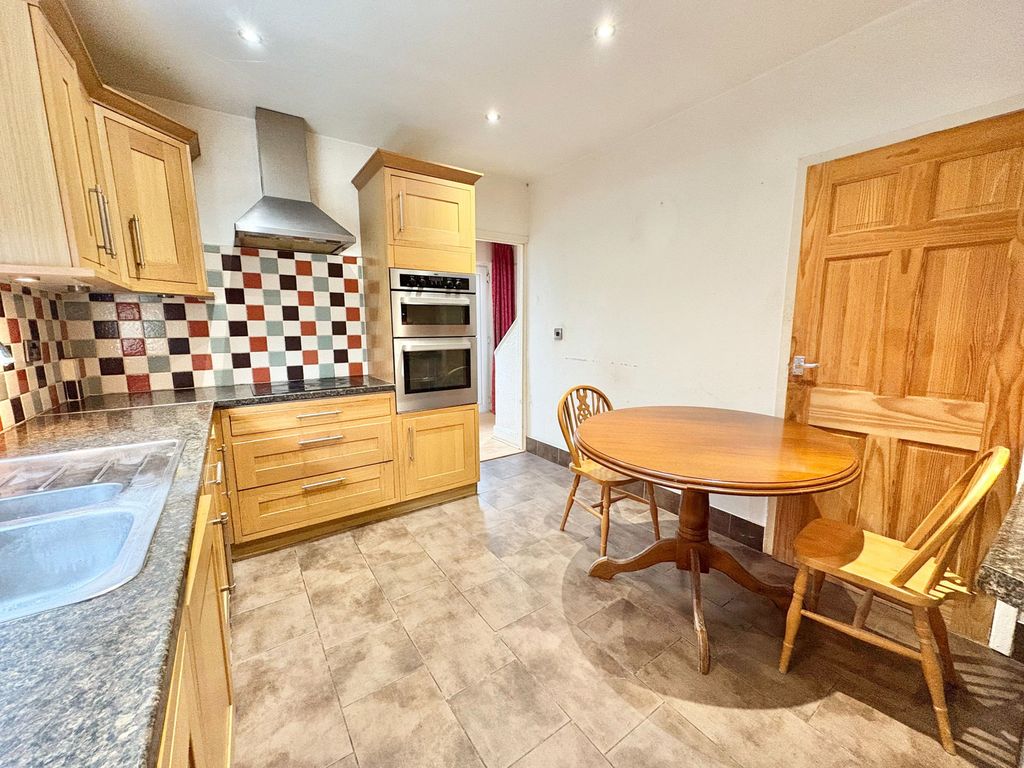 Property photo 3 of 24