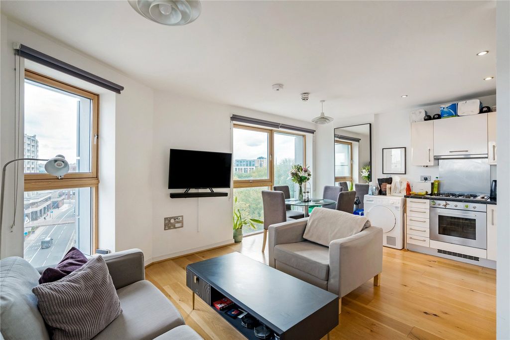 Property photo 3 of 9 Reception