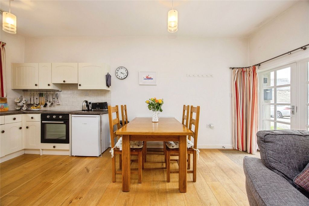 Property photo 3 of 16 Picture No. 06
