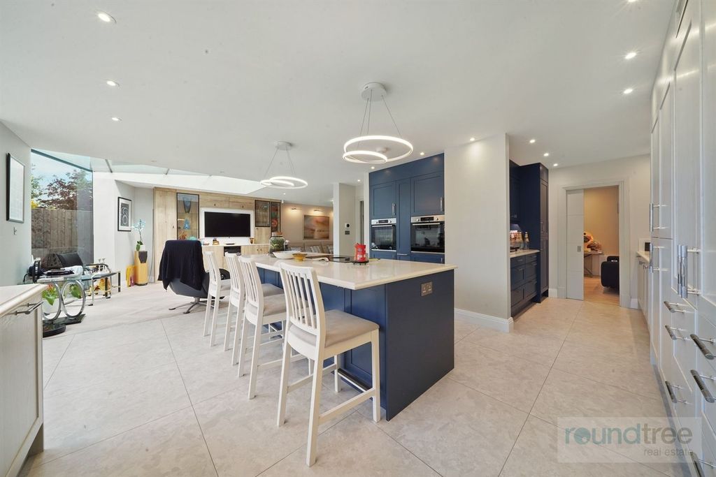 Additional image 4 of 4 bed semi-detached house for saleEdgwarebury Gardens, Edgware HA8